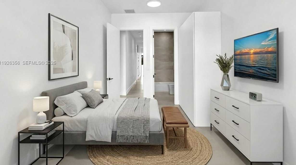 Small Image of 2785 SOUTH WEST 34TH AVE, Miami Number 25