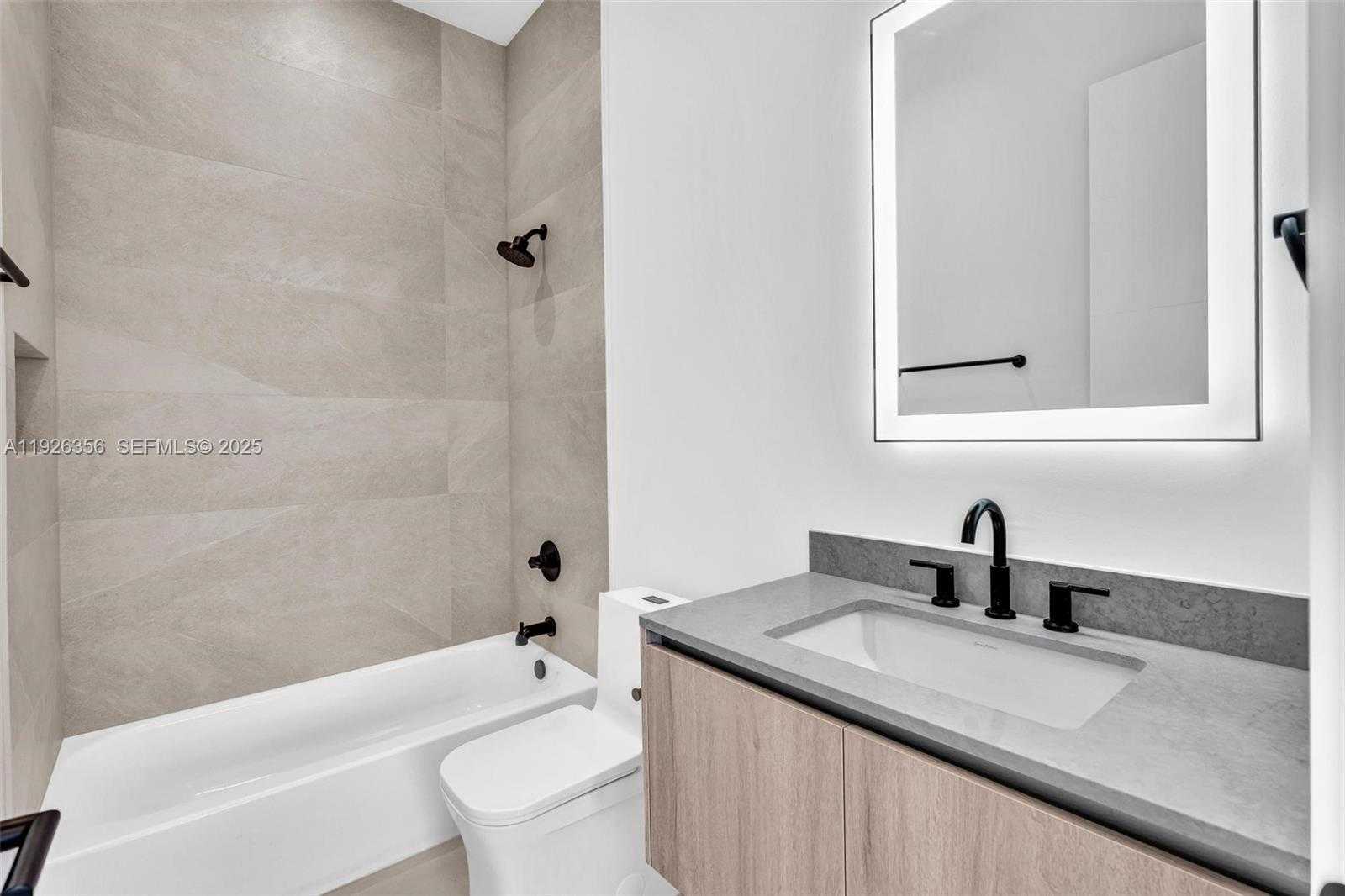 Small Image of 2785 SOUTH WEST 34TH AVE, Miami Number 27