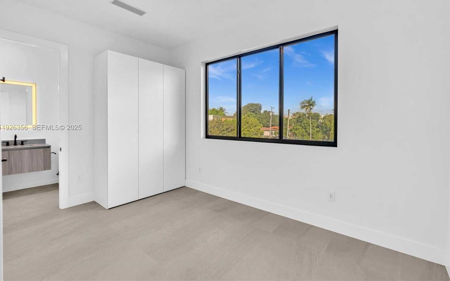 Small Image of 2785 SOUTH WEST 34TH AVE, Miami Number 28