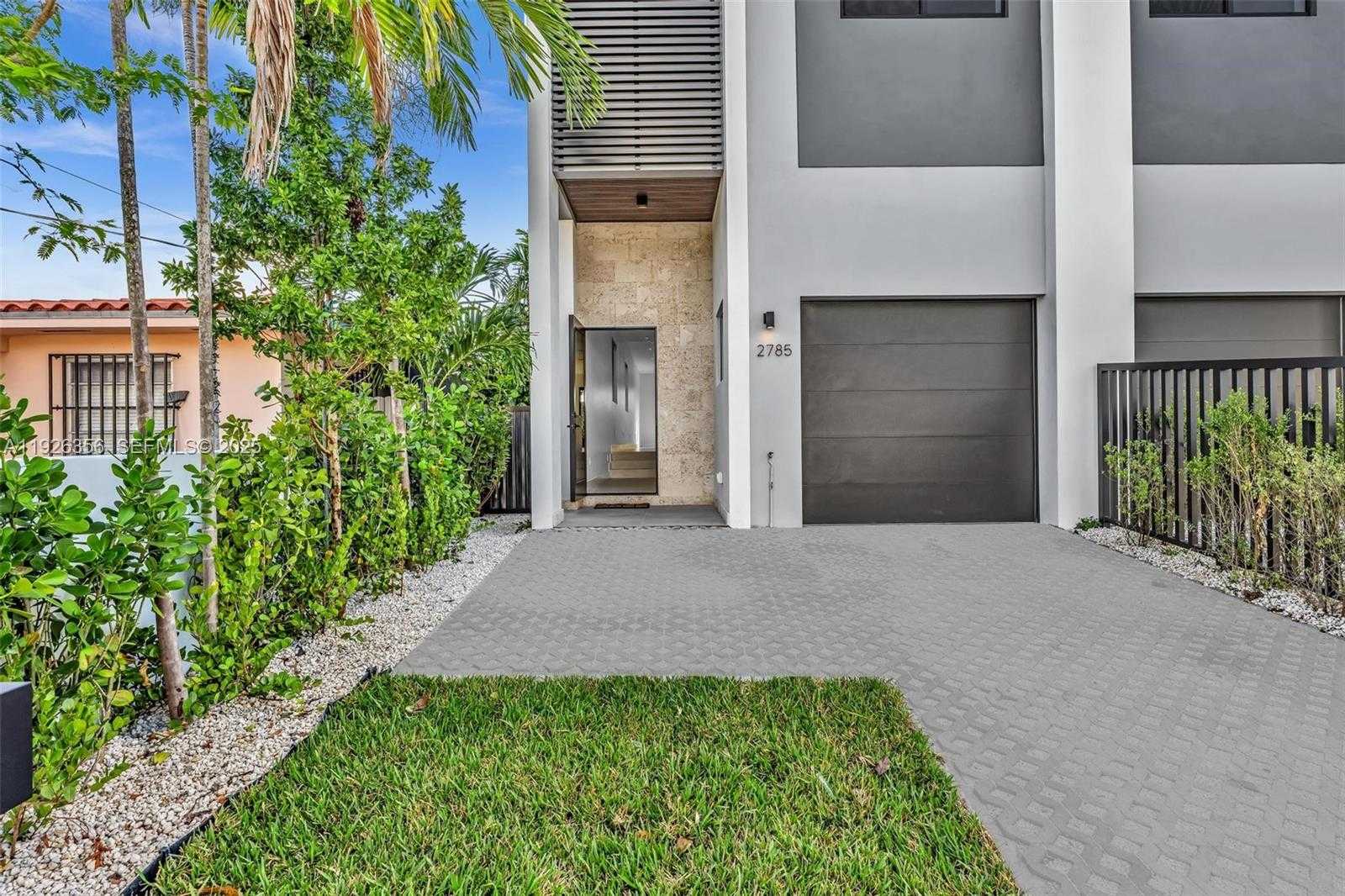 Small Image of 2785 SOUTH WEST 34TH AVE, Miami Number 3