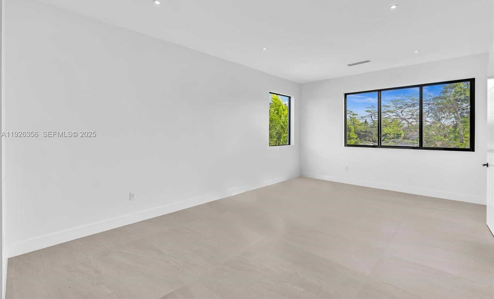 Small Image of 2785 SOUTH WEST 34TH AVE, Miami Number 33