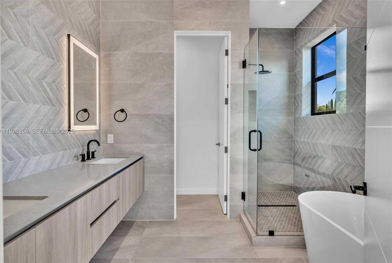 Small Image of 2785 SOUTH WEST 34TH AVE, Miami Number 39