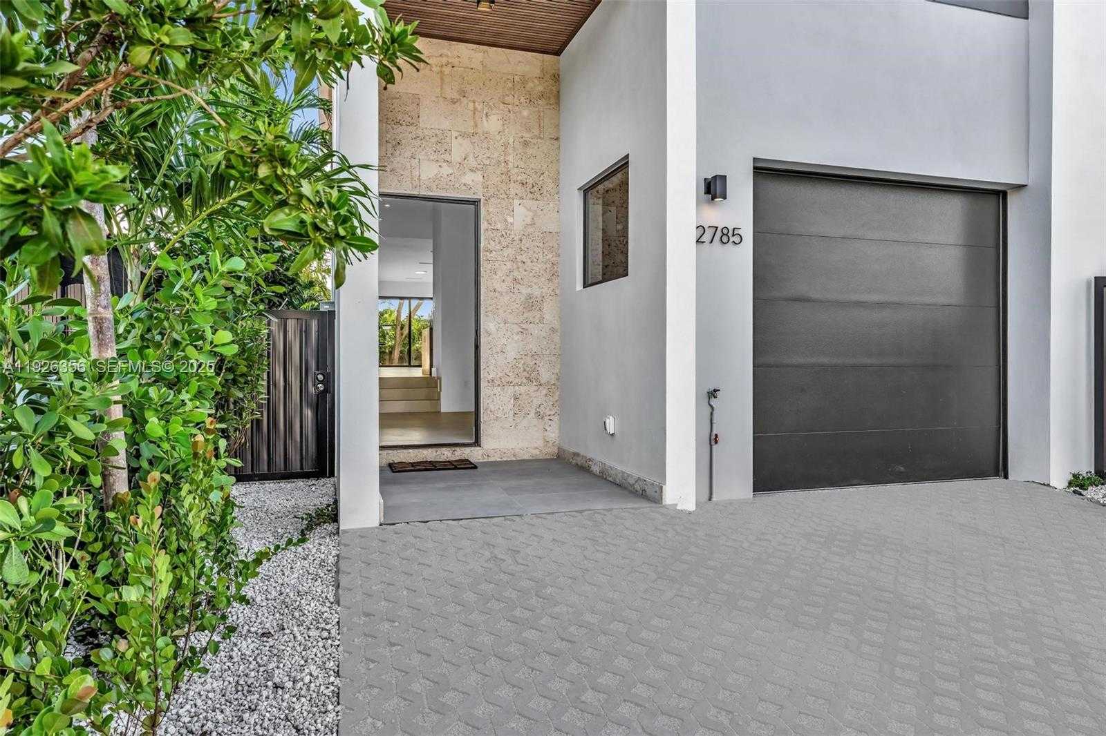 Small Image of 2785 SOUTH WEST 34TH AVE, Miami Number 4