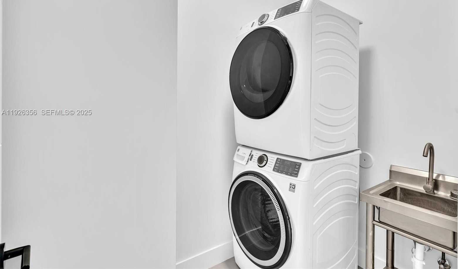 Small Image of 2785 SOUTH WEST 34TH AVE, Miami Number 46