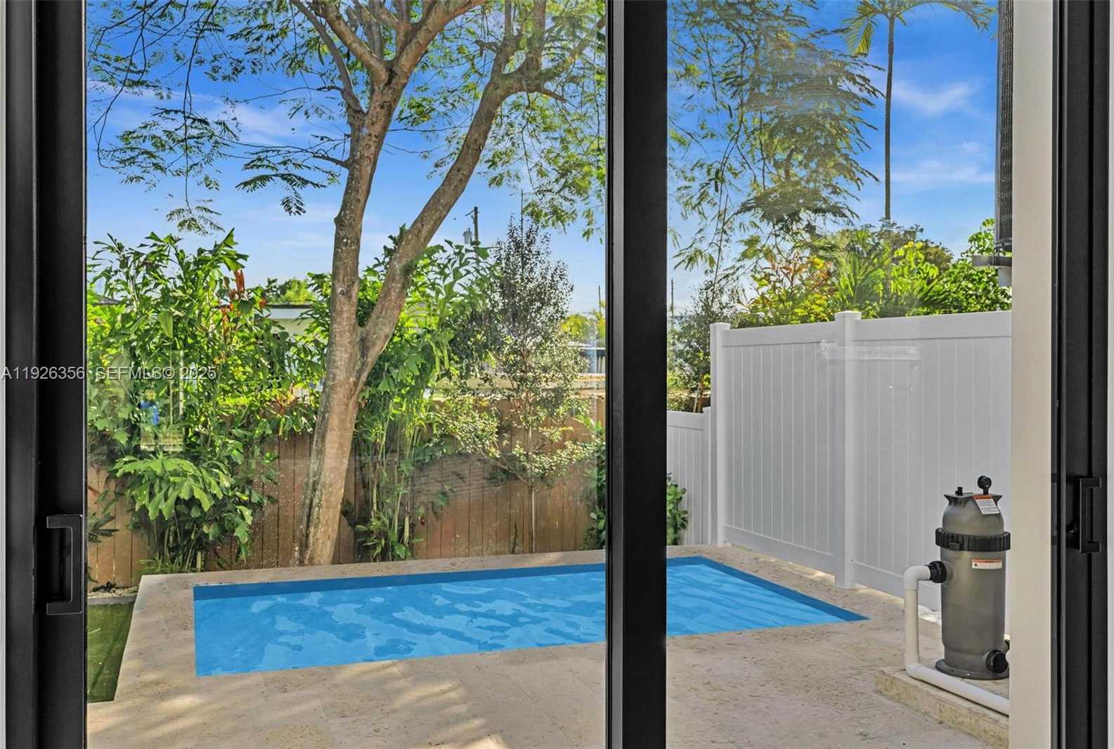 Small Image of 2785 SOUTH WEST 34TH AVE, Miami Number 48