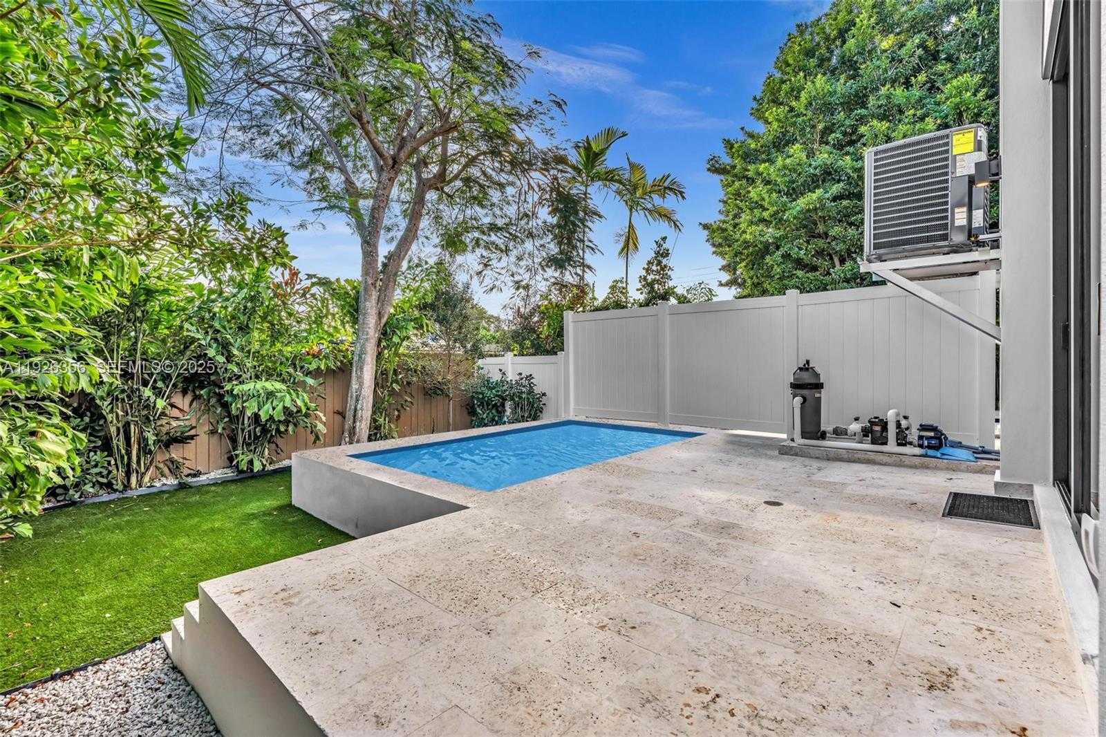 Small Image of 2785 SOUTH WEST 34TH AVE, Miami Number 49