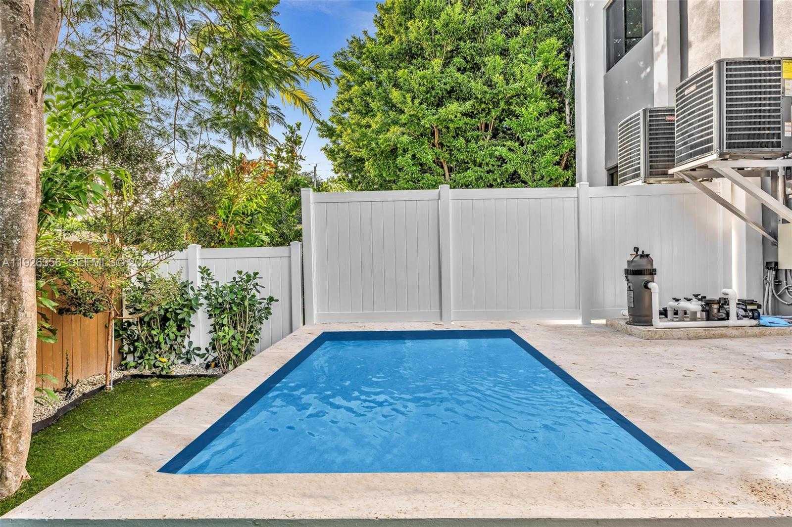 Small Image of 2785 SOUTH WEST 34TH AVE, Miami Number 50