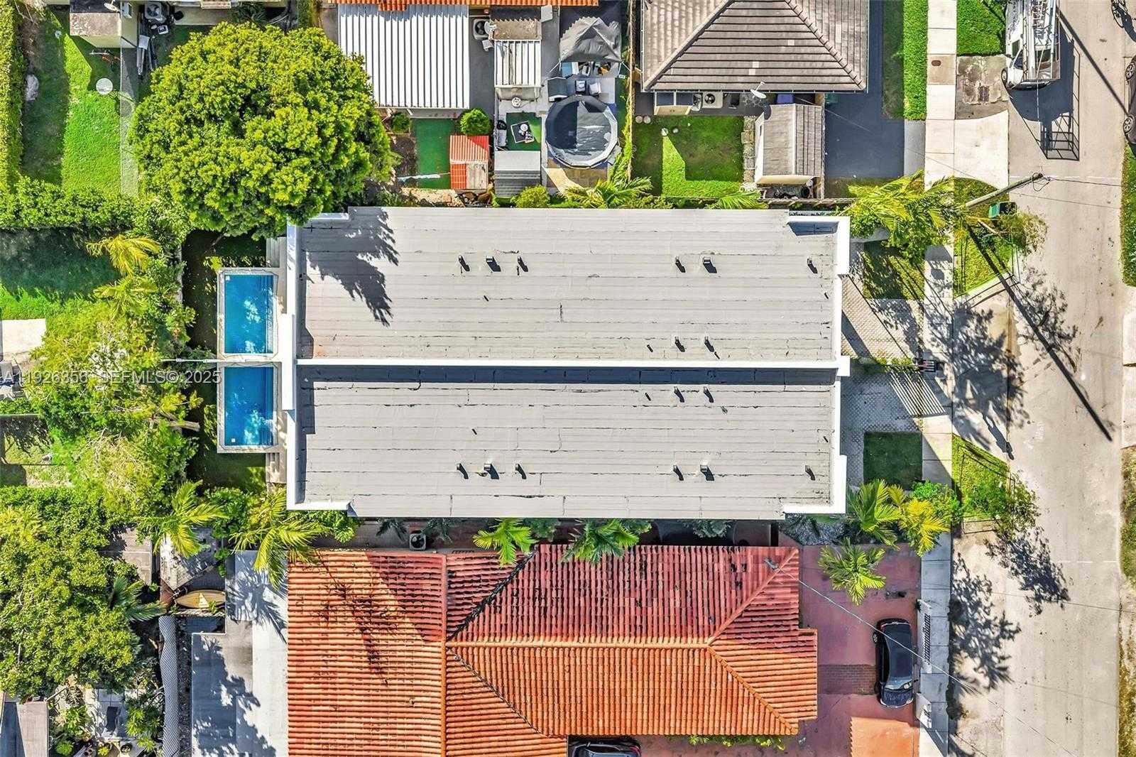 Small Image of 2785 SOUTH WEST 34TH AVE, Miami Number 57