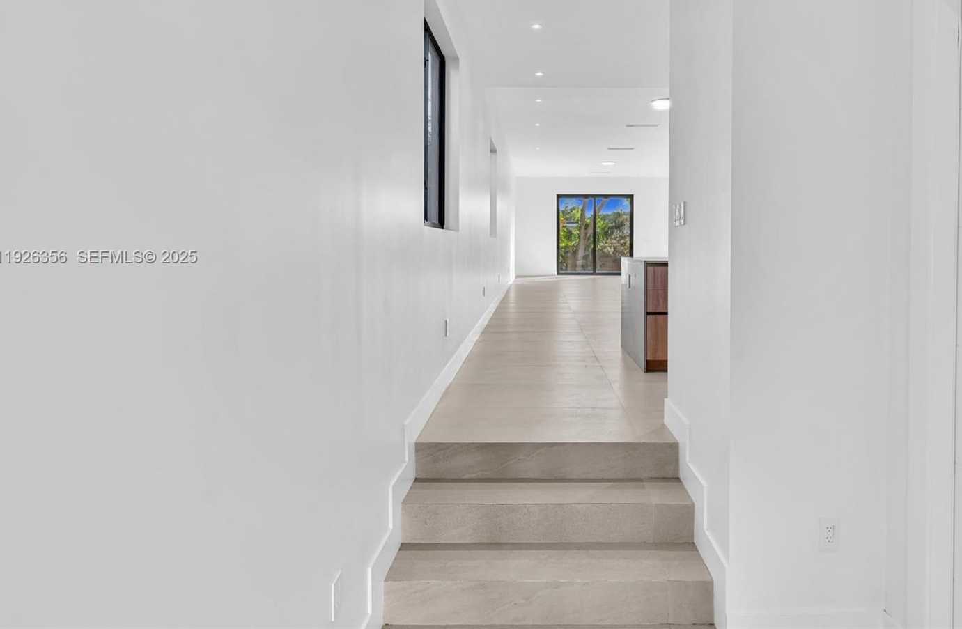 Small Image of 2785 SOUTH WEST 34TH AVE, Miami Number 6