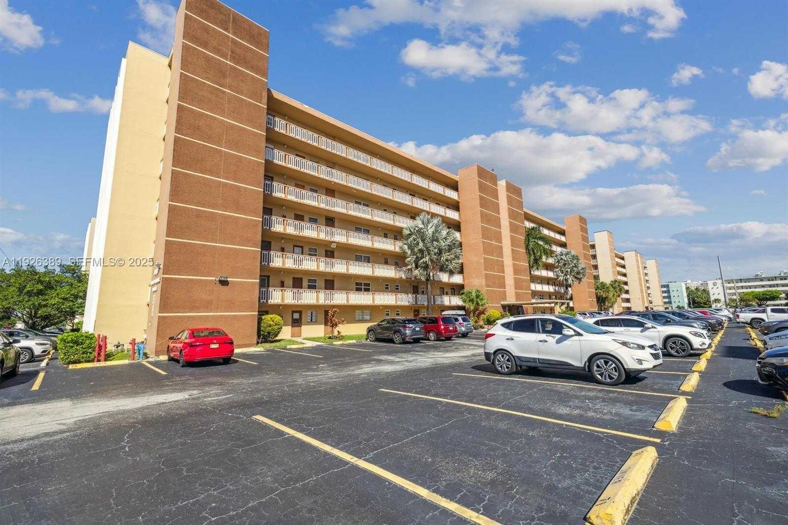 Small Image of 610 NORTH EAST 12TH AVE #304, Hallandale Beach Number 4