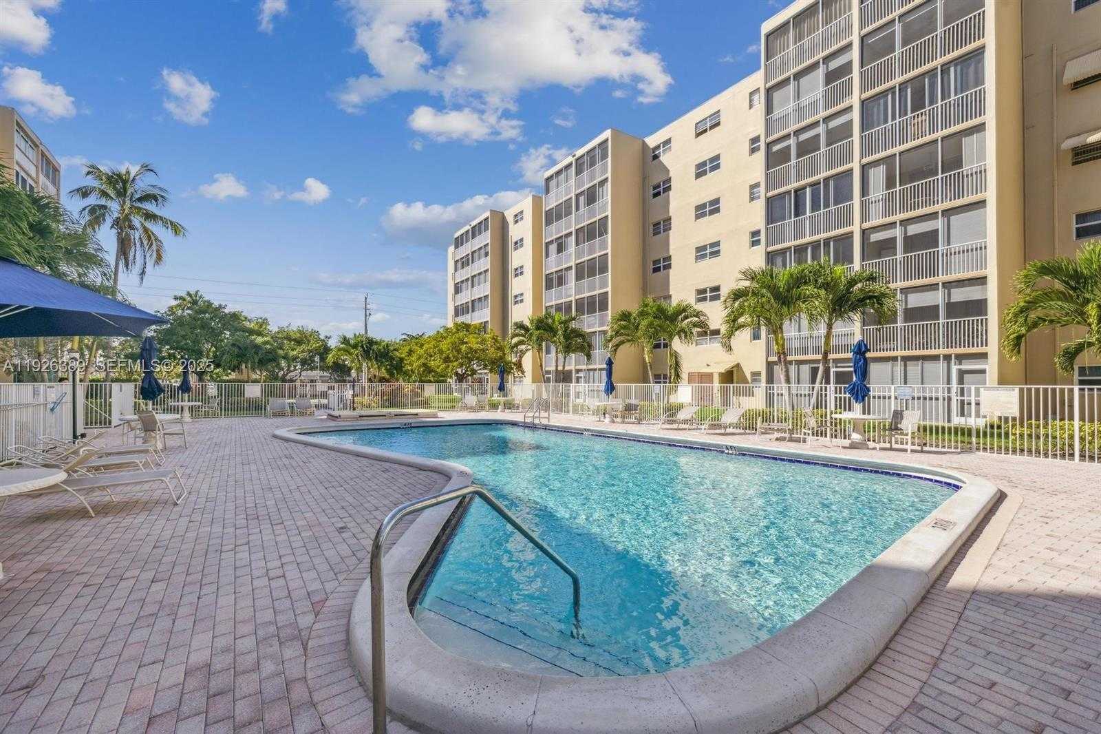 Small Image of 610 NORTH EAST 12TH AVE #304, Hallandale Beach Number 5