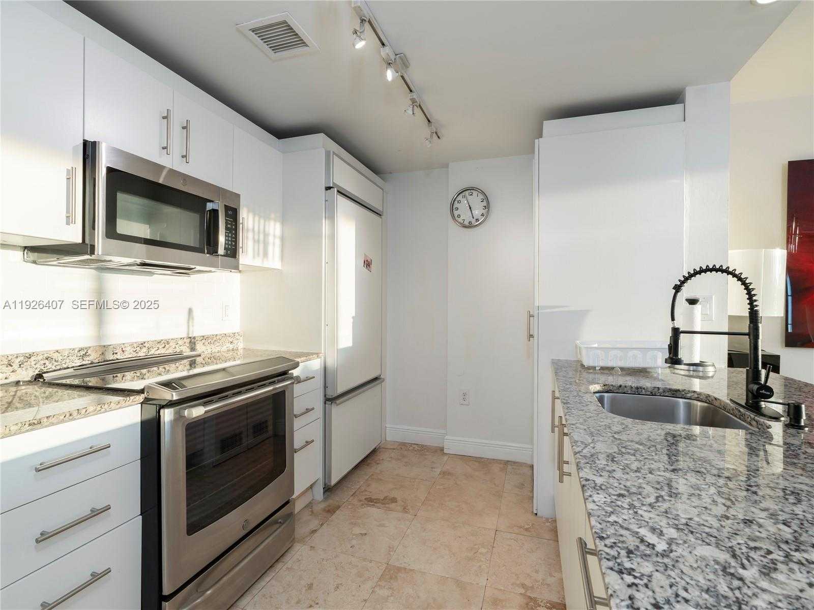 Small Image of 10275 COLLINS AVE #527, Bal Harbour Number 14