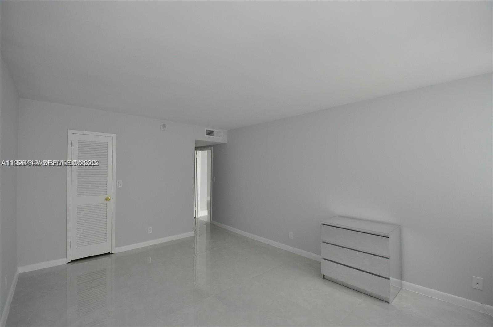 Small Image of 2030 SOUTH OCEAN DR #1504, Hallandale Beach Number 14