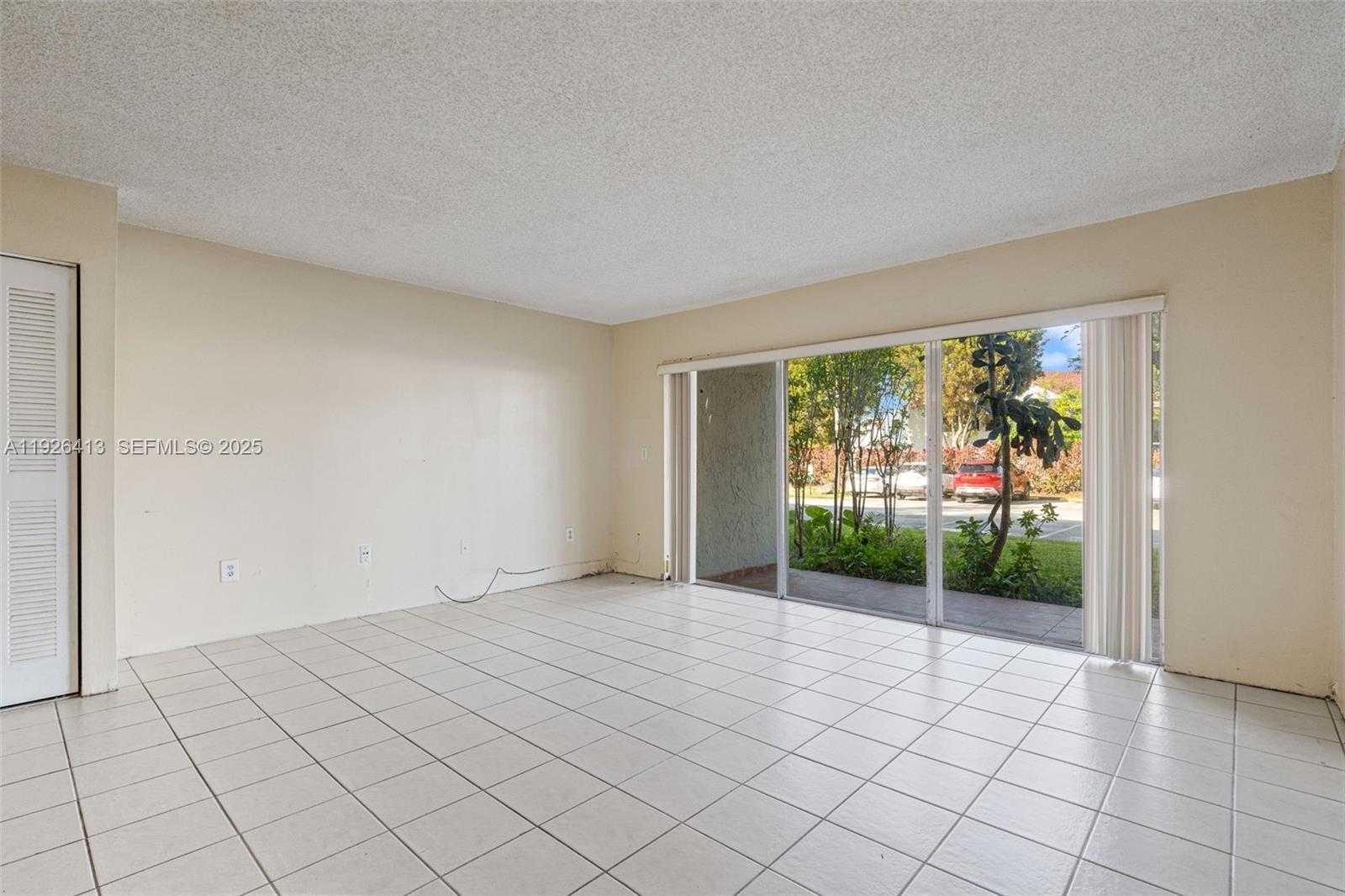 Small Image of 9371 FONTAINEBLEAU BLVD #I112, Miami Number 11