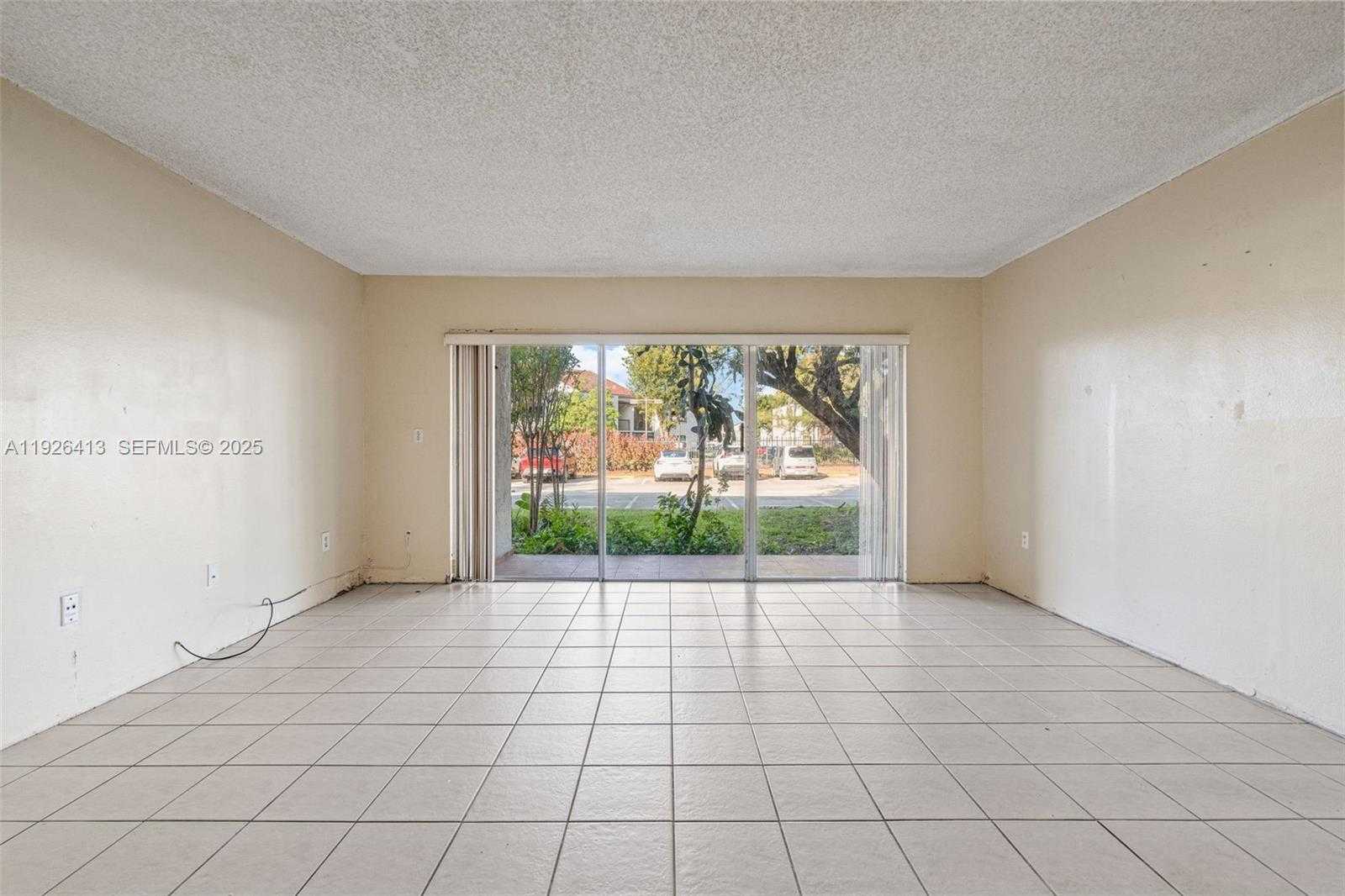 Small Image of 9371 FONTAINEBLEAU BLVD #I112, Miami Number 7