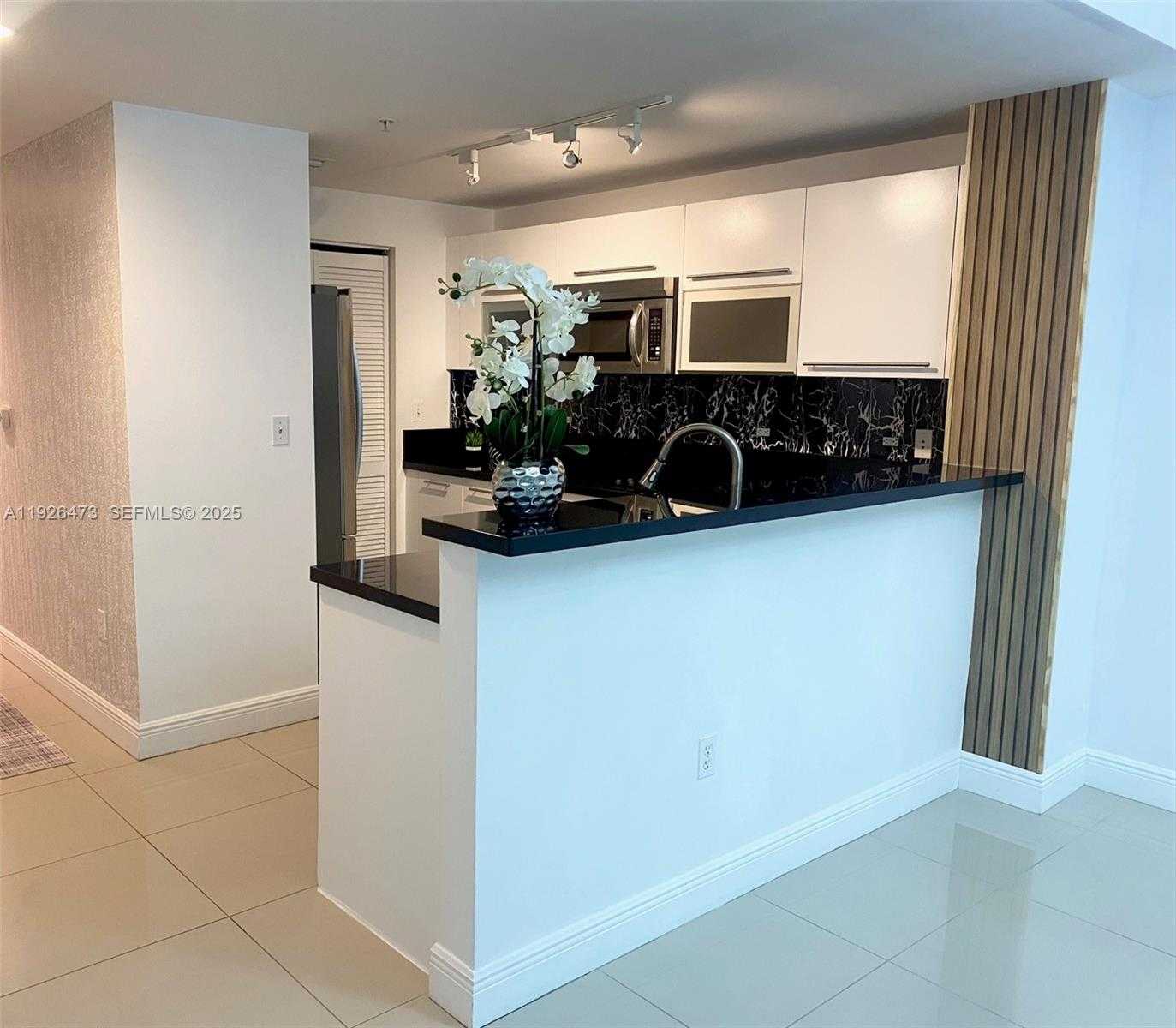 Small Image of 244 BISCAYNE BLVD #1605, Miami Number 12