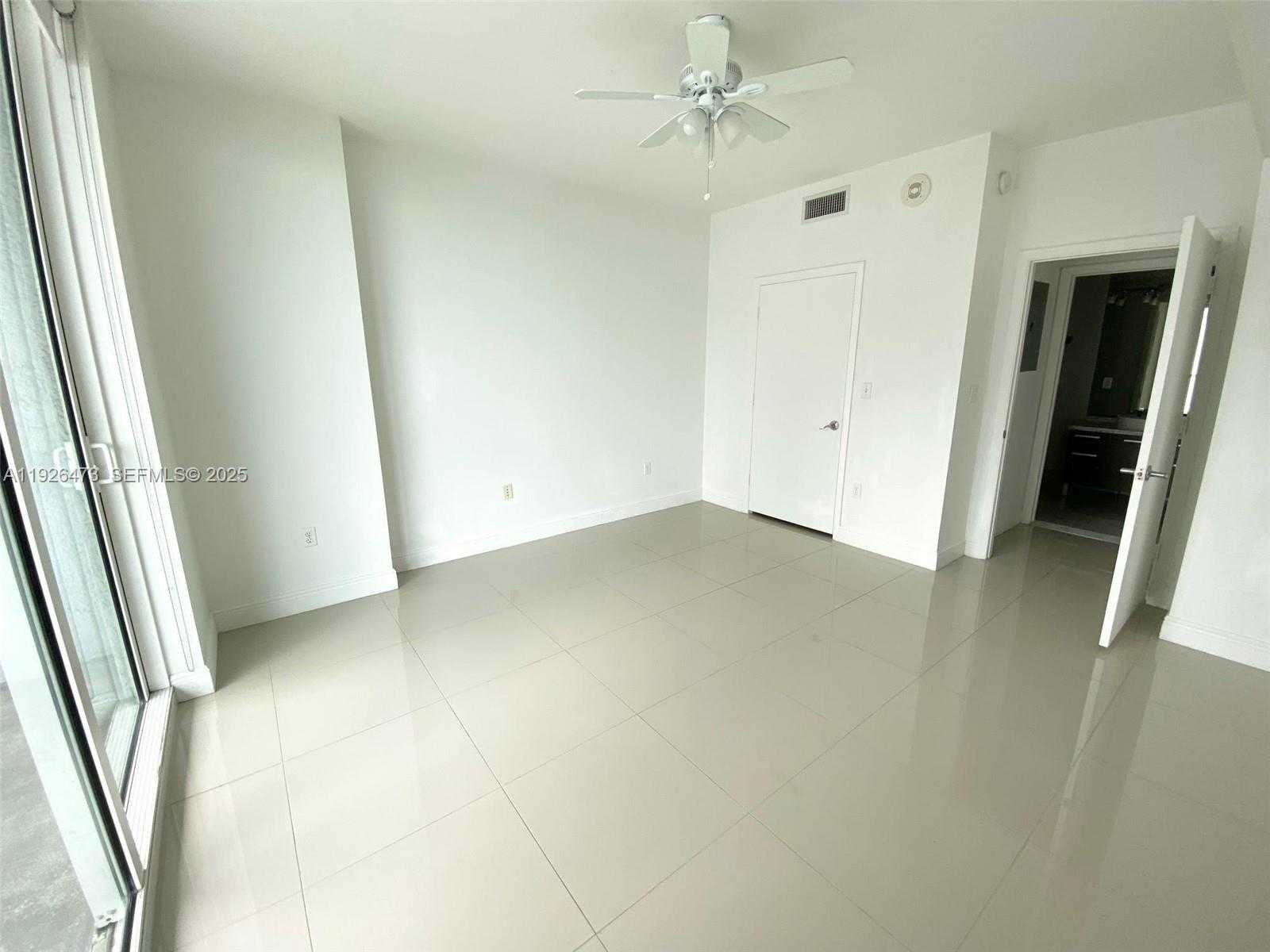 Small Image of 244 BISCAYNE BLVD #1605, Miami Number 15