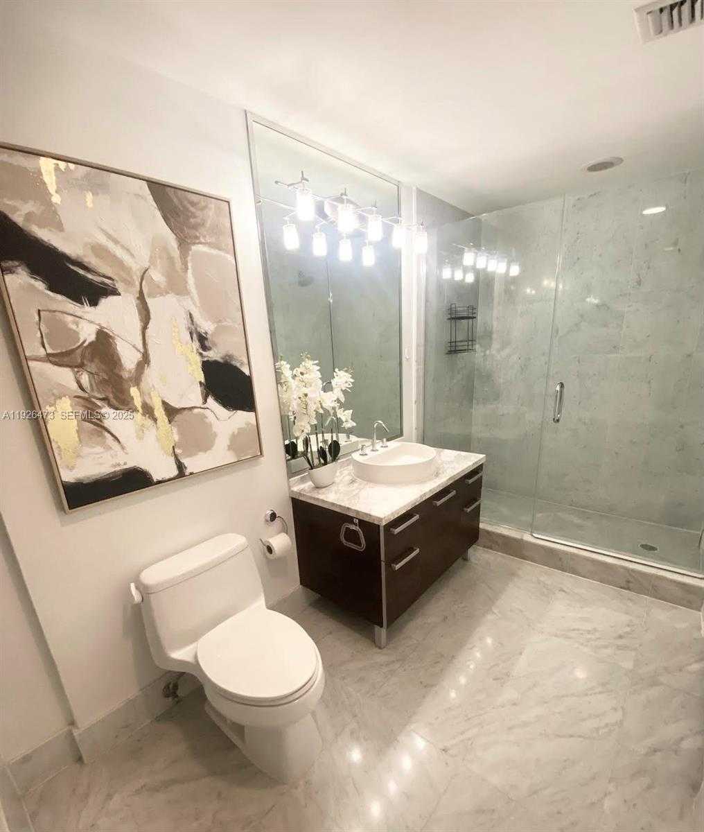 Small Image of 244 BISCAYNE BLVD #1605, Miami Number 23