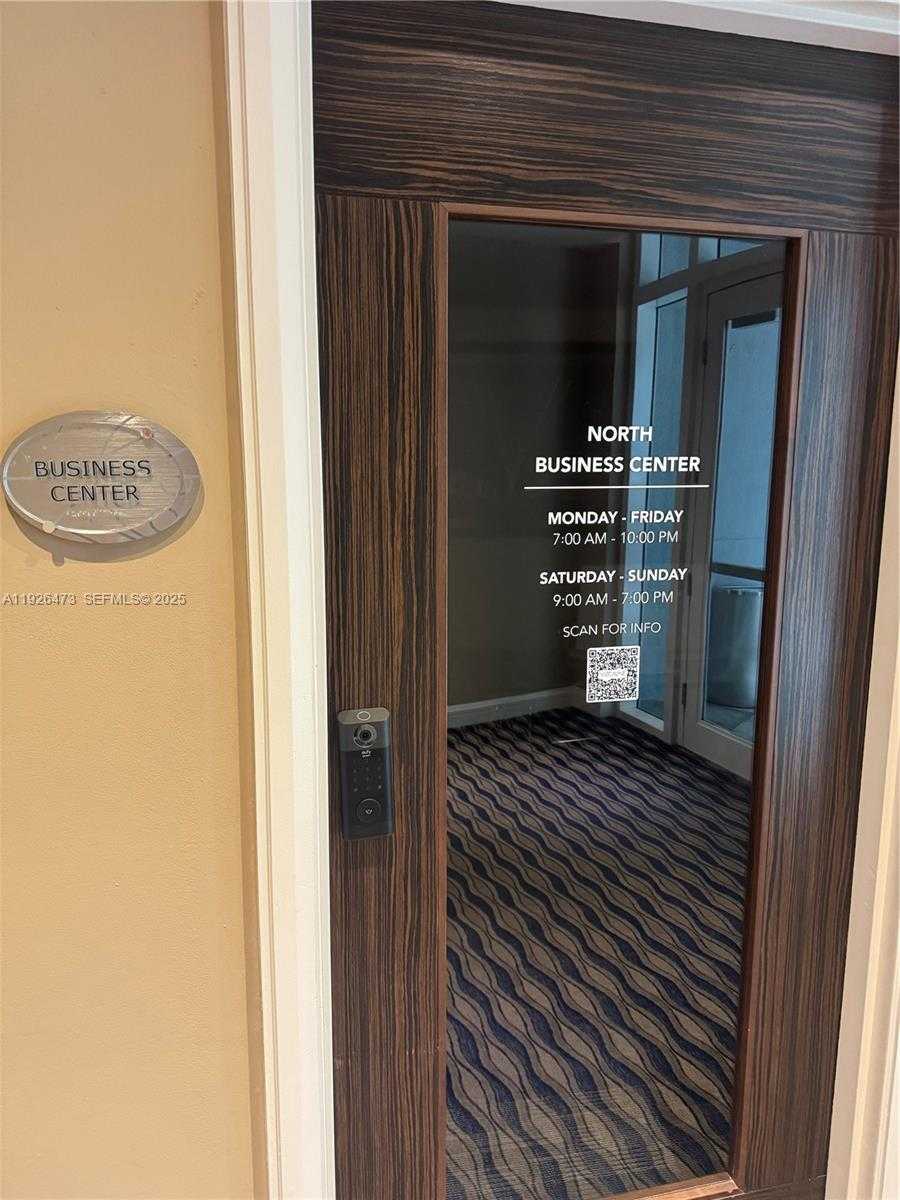 Small Image of 244 BISCAYNE BLVD #1605, Miami Number 33