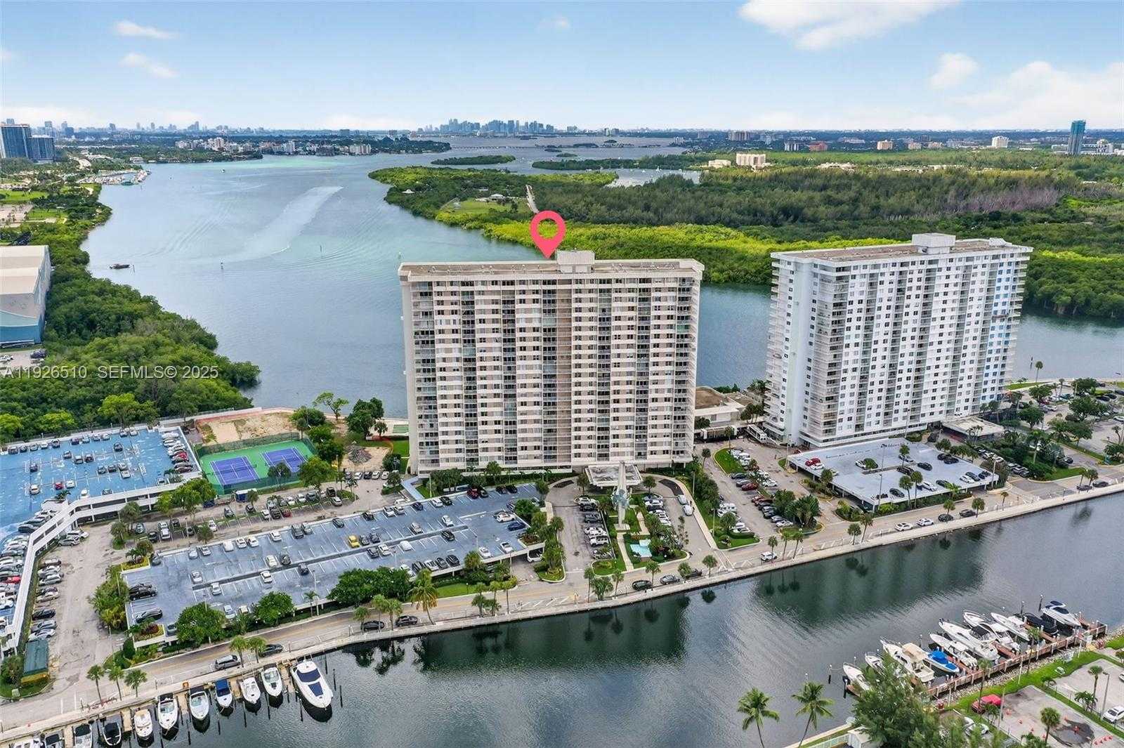 Small Image of 300 BAYVIEW DR #202, Sunny Isles Beach Number 1