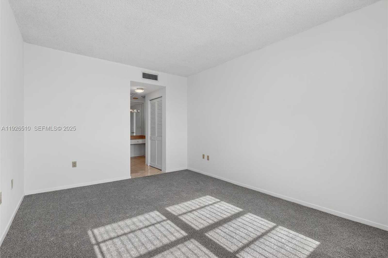 Small Image of 300 BAYVIEW DR #202, Sunny Isles Beach Number 10