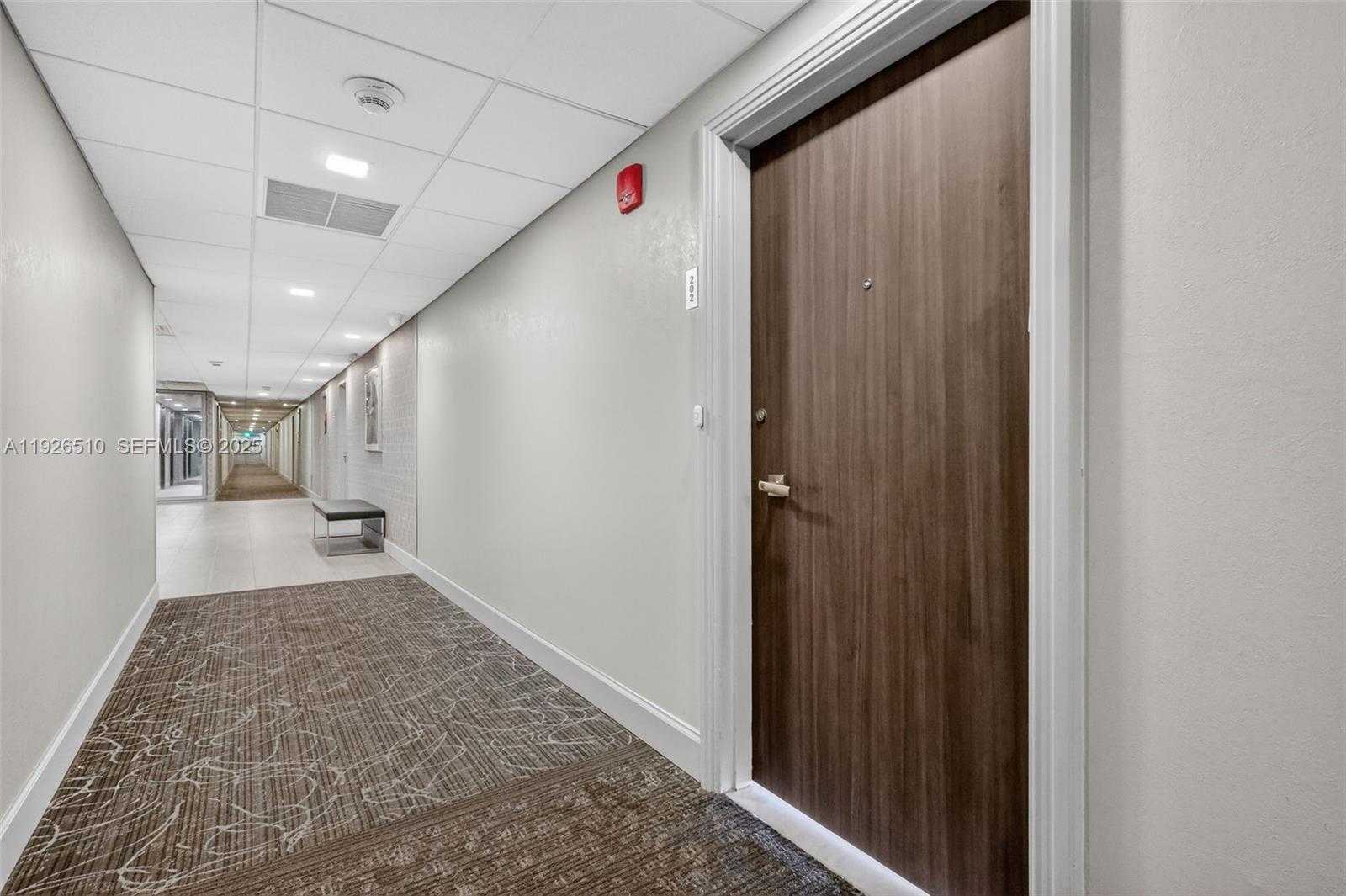 Small Image of 300 BAYVIEW DR #202, Sunny Isles Beach Number 15