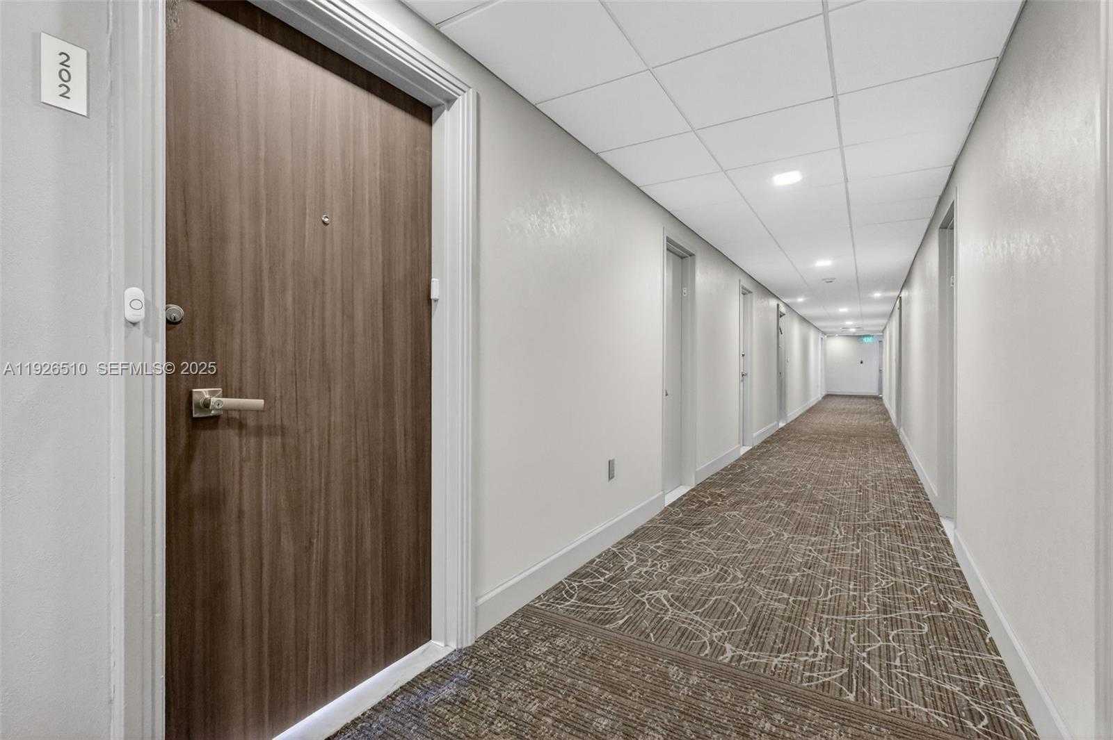 Small Image of 300 BAYVIEW DR #202, Sunny Isles Beach Number 16