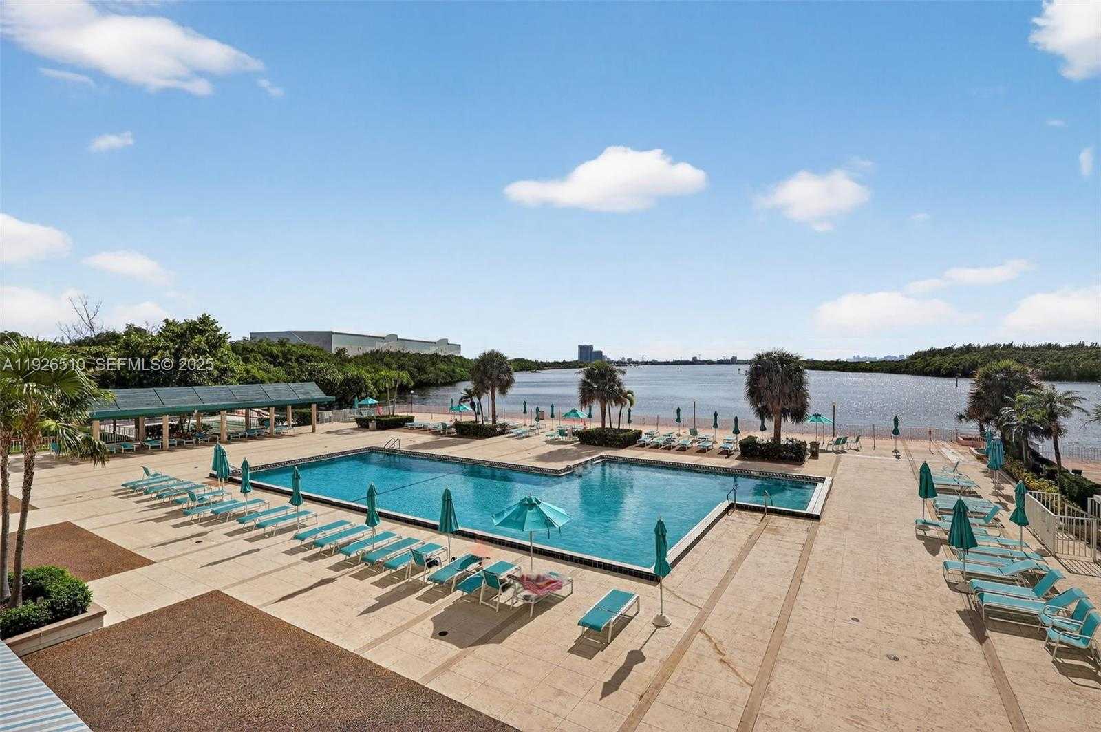 Small Image of 300 BAYVIEW DR #202, Sunny Isles Beach Number 17