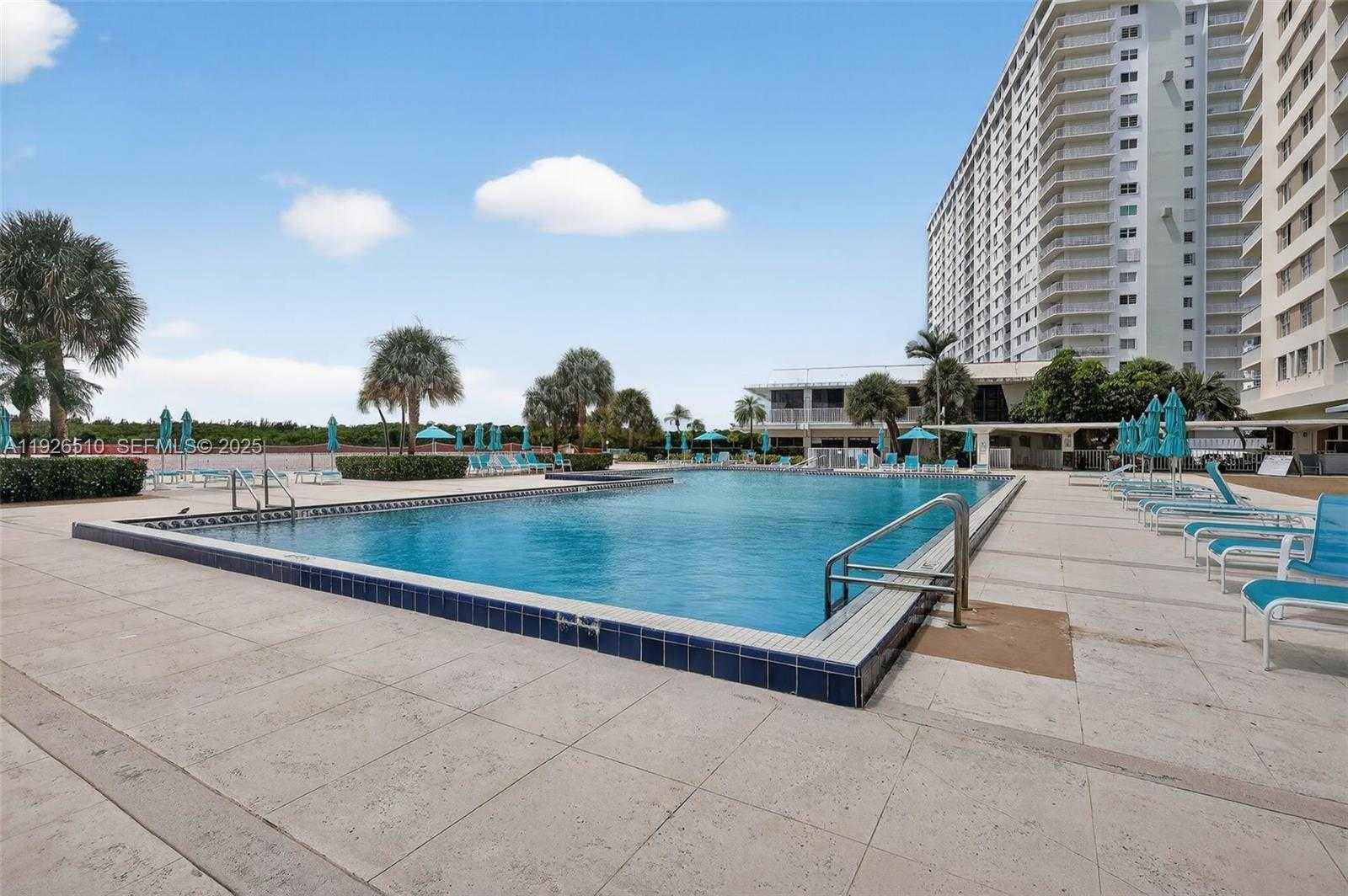 Small Image of 300 BAYVIEW DR #202, Sunny Isles Beach Number 24