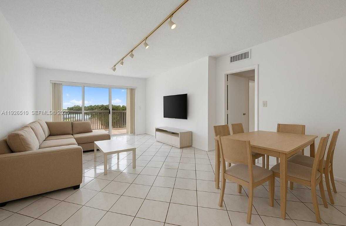 Small Image of 300 BAYVIEW DR #202, Sunny Isles Beach Number 5