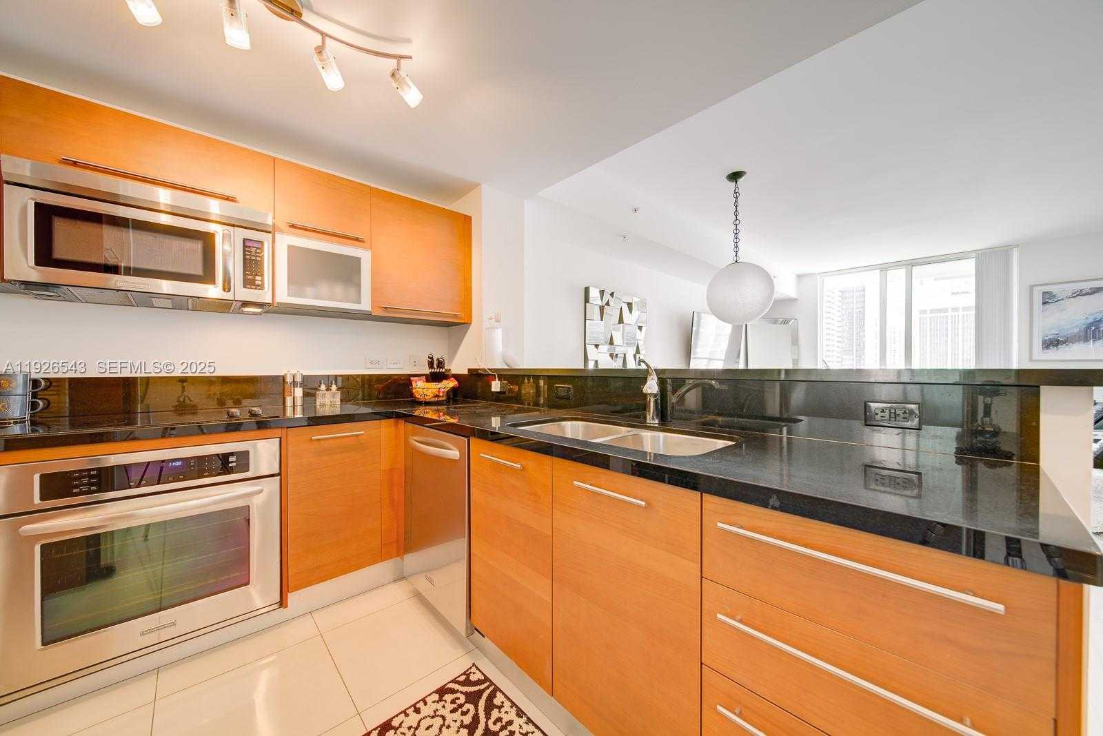 Small Image of 244 BISCAYNE BLVD #2309, Miami Number 10