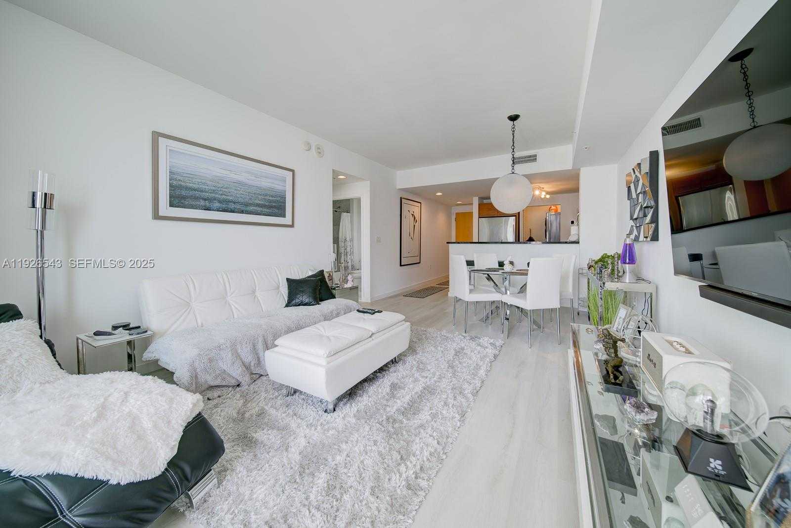 Small Image of 244 BISCAYNE BLVD #2309, Miami Number 13