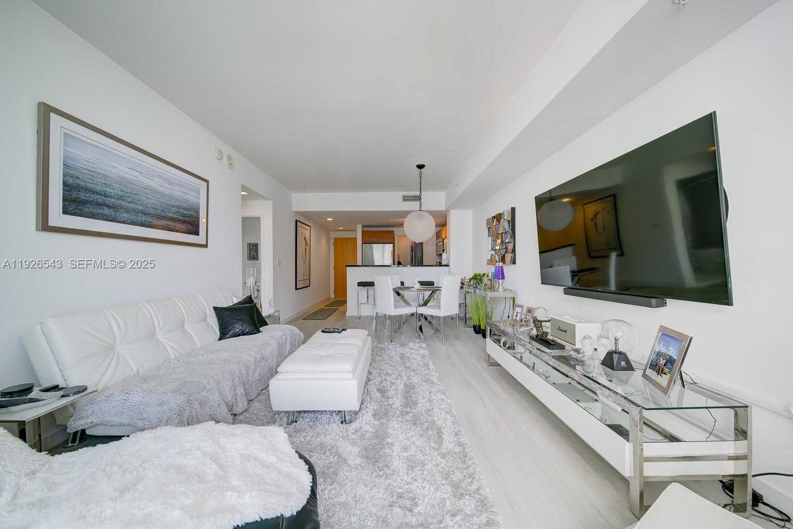 Small Image of 244 BISCAYNE BLVD #2309, Miami Number 14