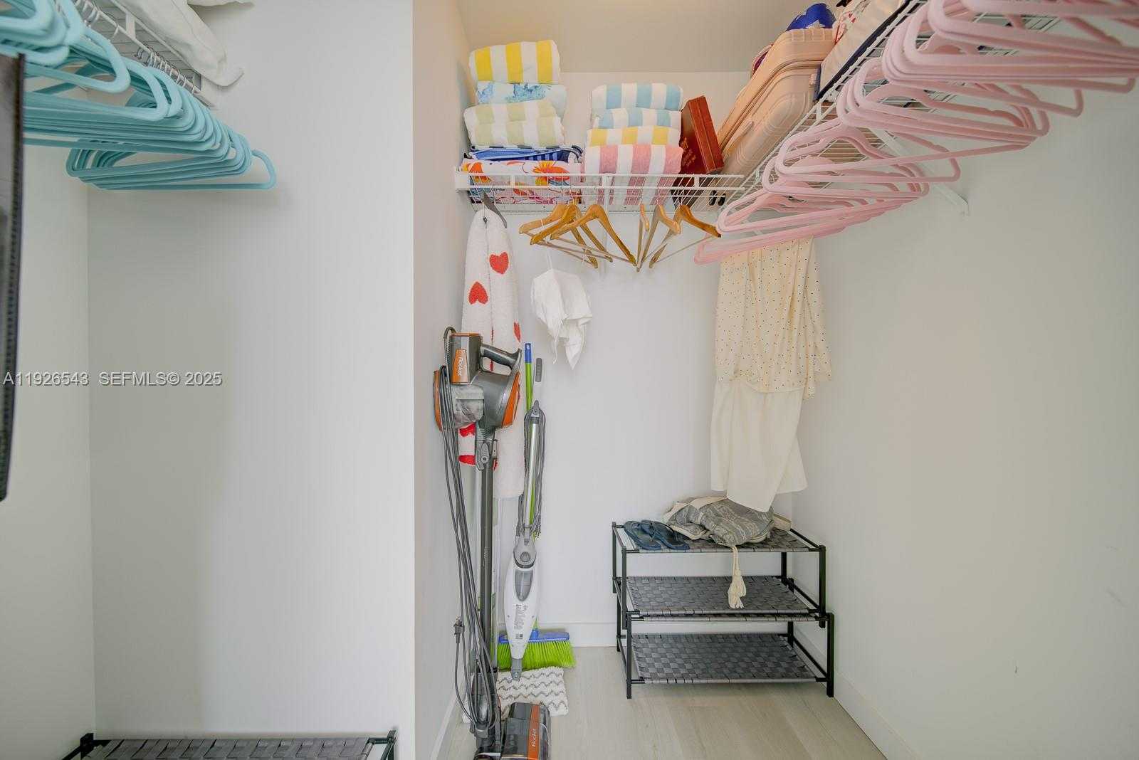 Small Image of 244 BISCAYNE BLVD #2309, Miami Number 21