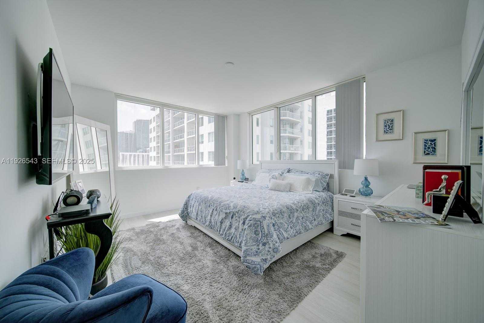 Small Image of 244 BISCAYNE BLVD #2309, Miami Number 22