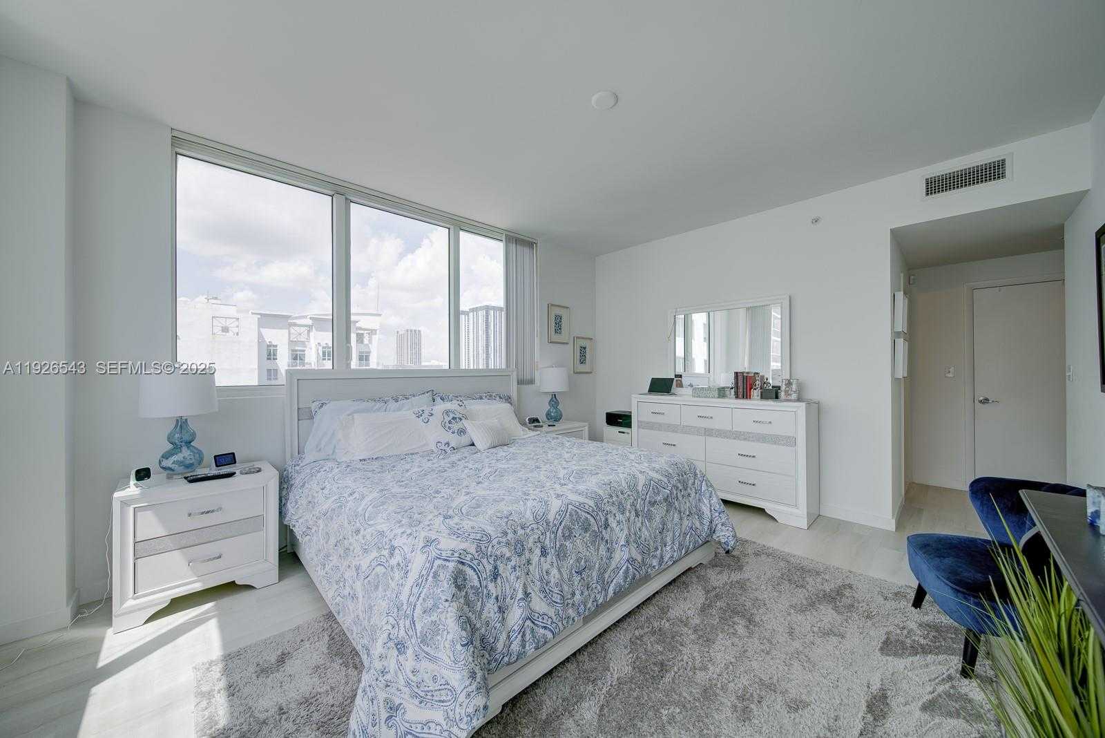 Small Image of 244 BISCAYNE BLVD #2309, Miami Number 23