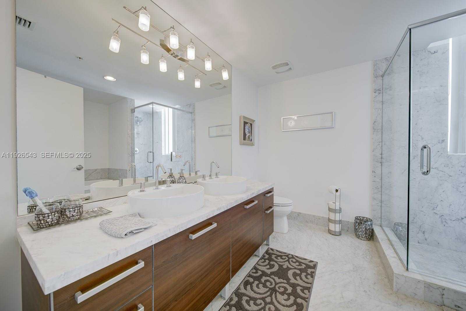 Small Image of 244 BISCAYNE BLVD #2309, Miami Number 25