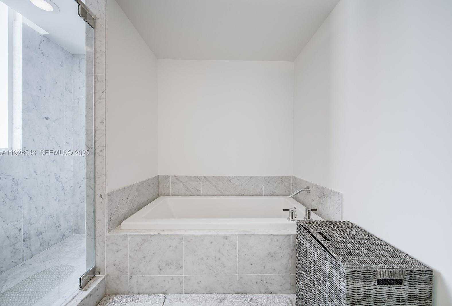 Small Image of 244 BISCAYNE BLVD #2309, Miami Number 26