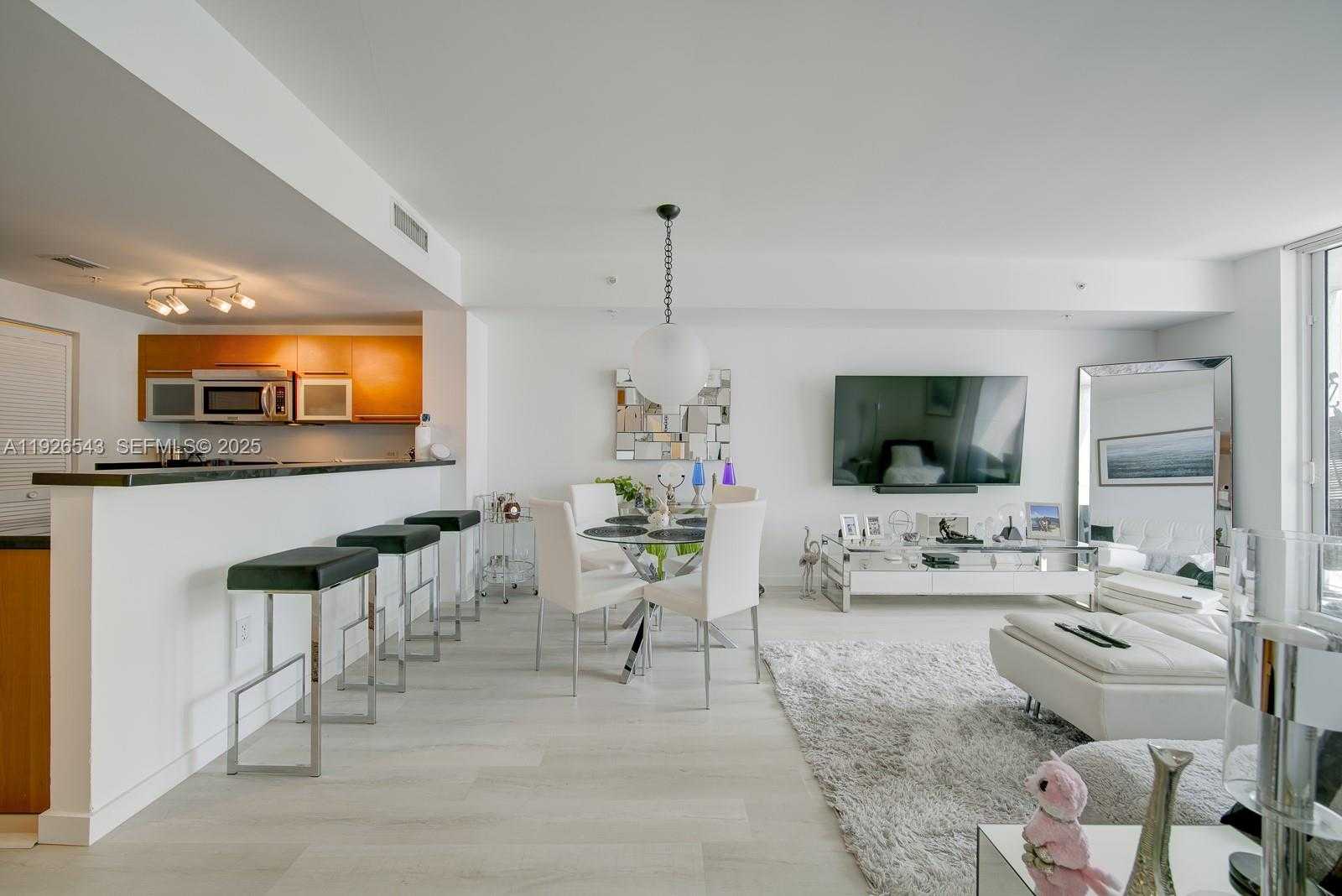 Small Image of 244 BISCAYNE BLVD #2309, Miami Number 28