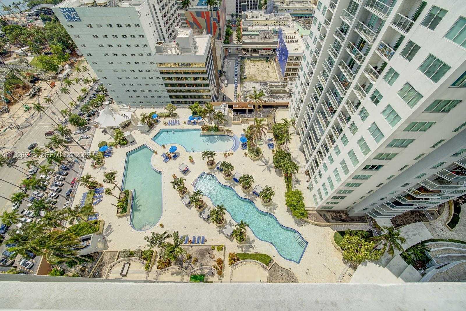Small Image of 244 BISCAYNE BLVD #2309, Miami Number 3
