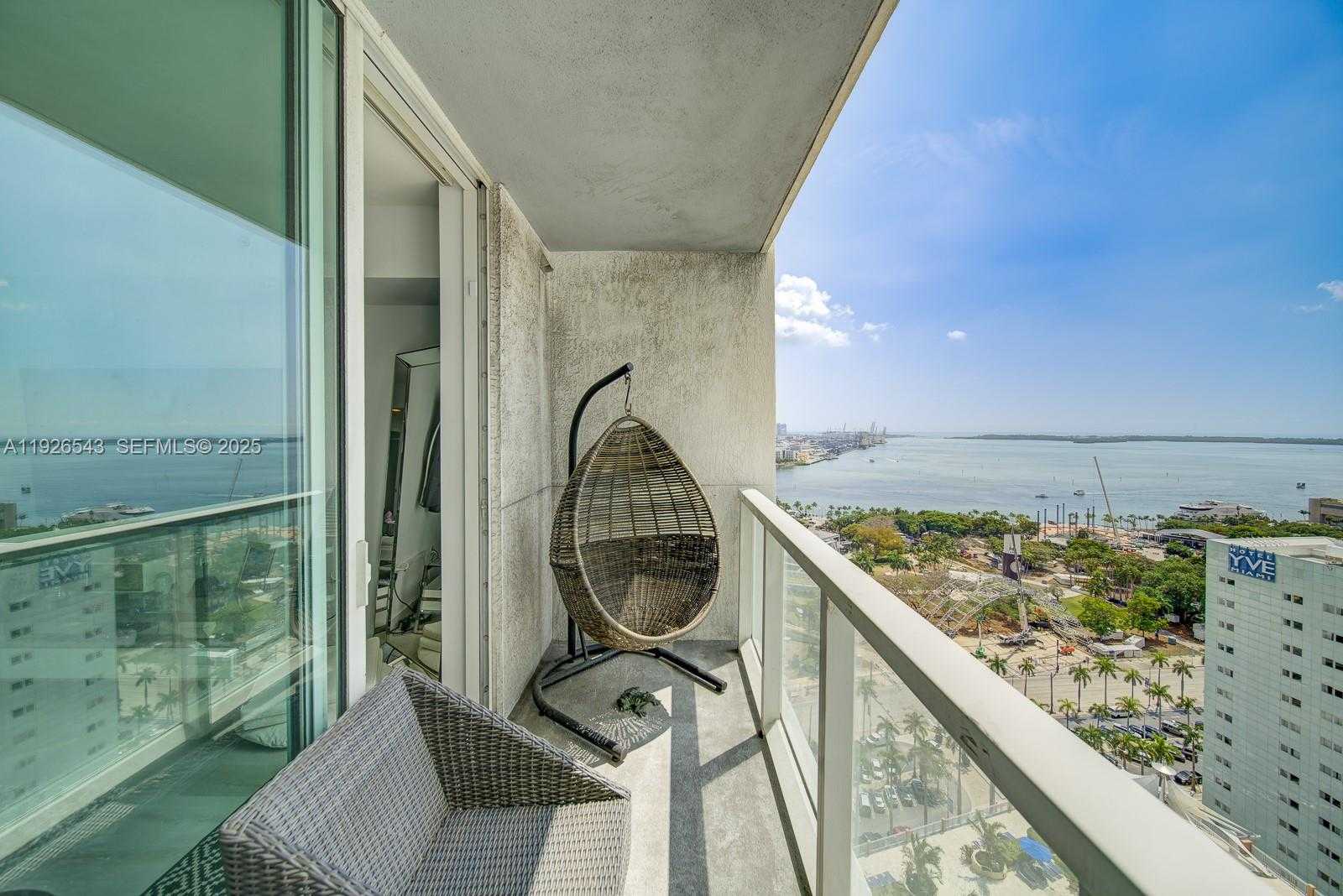 Small Image of 244 BISCAYNE BLVD #2309, Miami Number 4