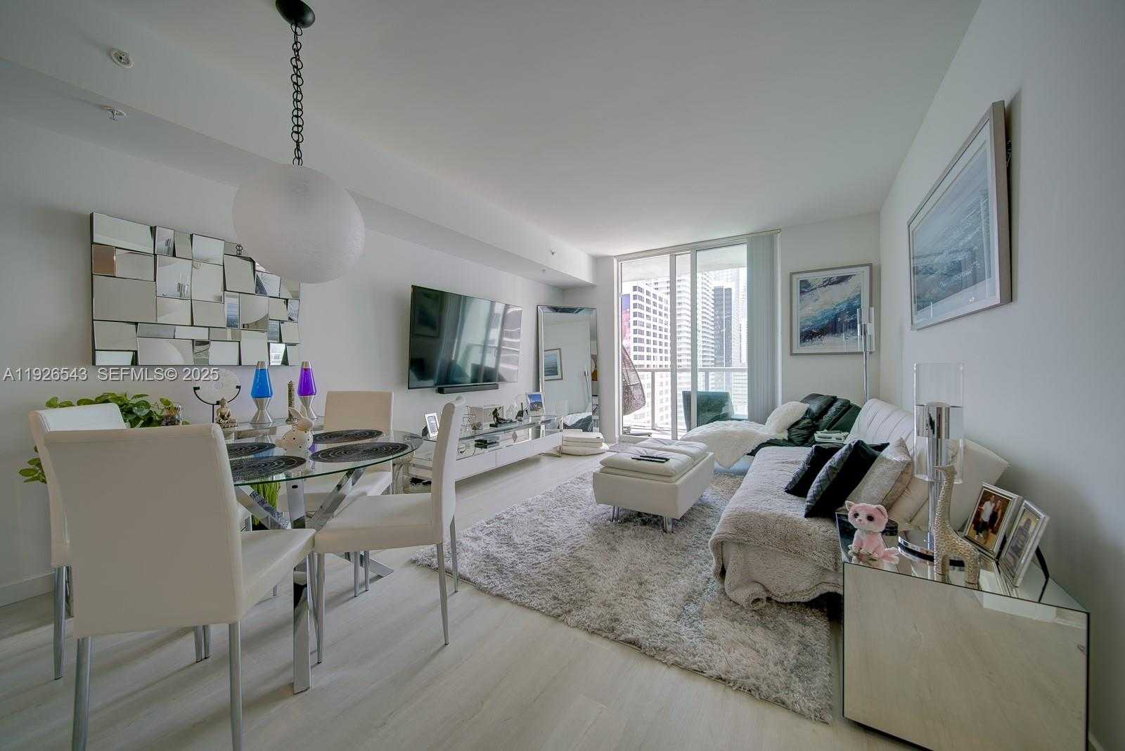 Small Image of 244 BISCAYNE BLVD #2309, Miami Number 5