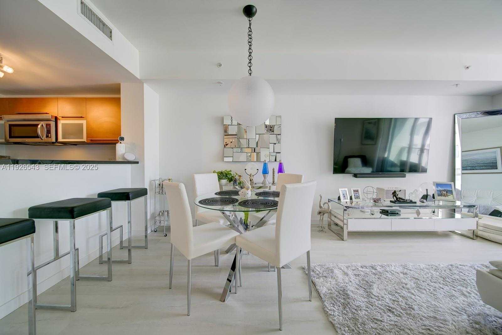 Small Image of 244 BISCAYNE BLVD #2309, Miami Number 6