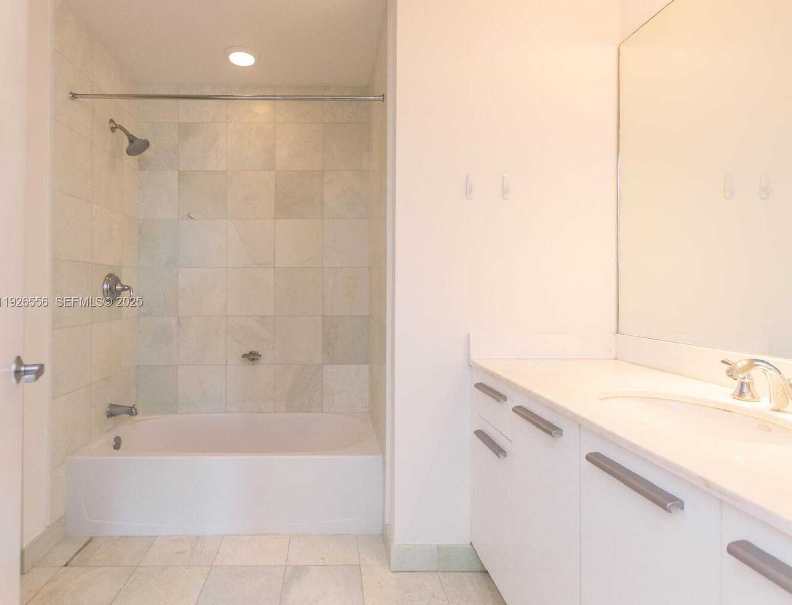 Small Image of 1050 BRICKELL AVE #606, Miami Number 19