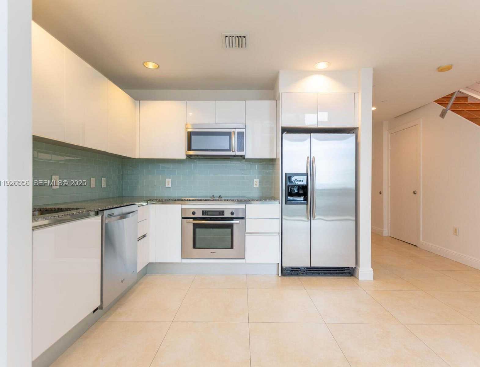 Small Image of 1050 BRICKELL AVE #606, Miami Number 4