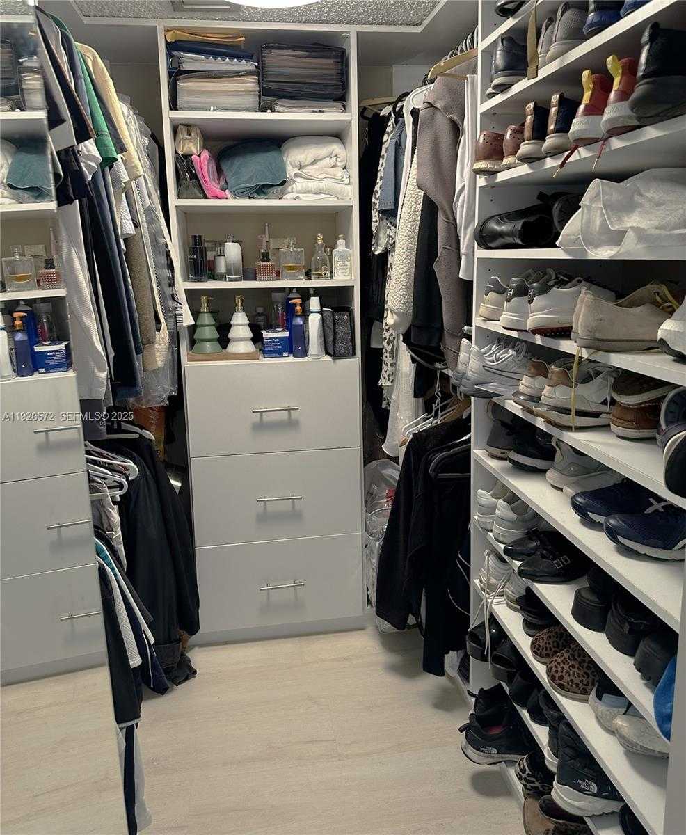 Small Image of 18000 NORTH BAY RD #603, Sunny Isles Beach Number 10