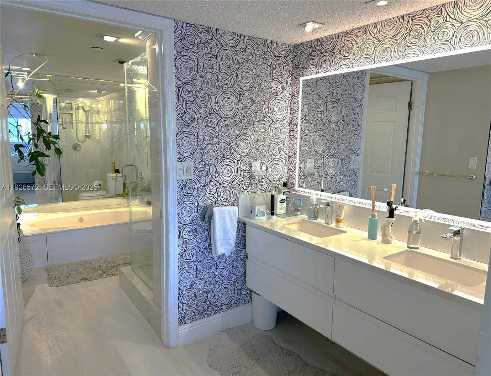 Small Image of 18000 NORTH BAY RD #603, Sunny Isles Beach Number 11