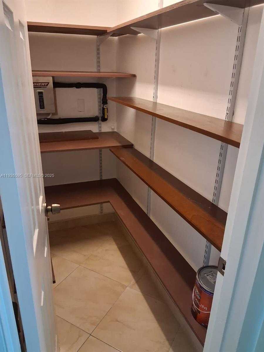 Small Image of 2905 POINT EAST DR #L302, Aventura Number 7