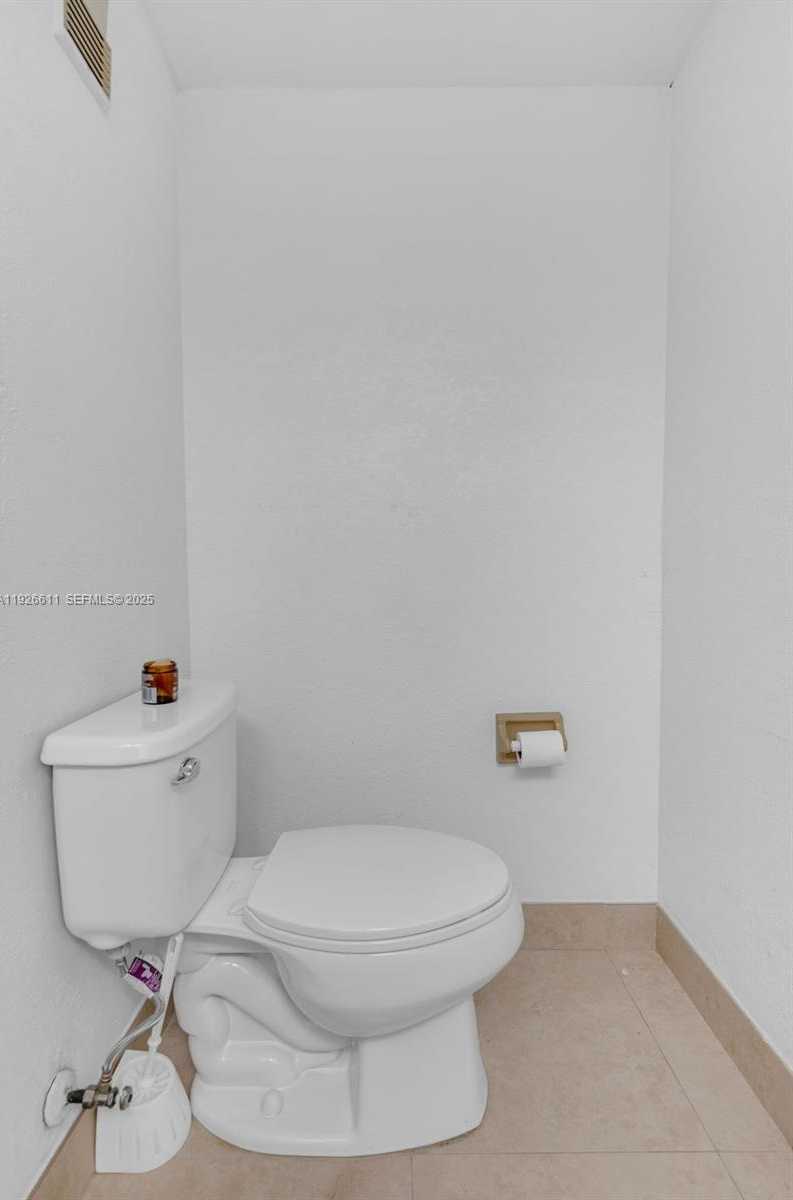 Small Image of 1900 WEST 68TH ST #F302, Hialeah Number 12