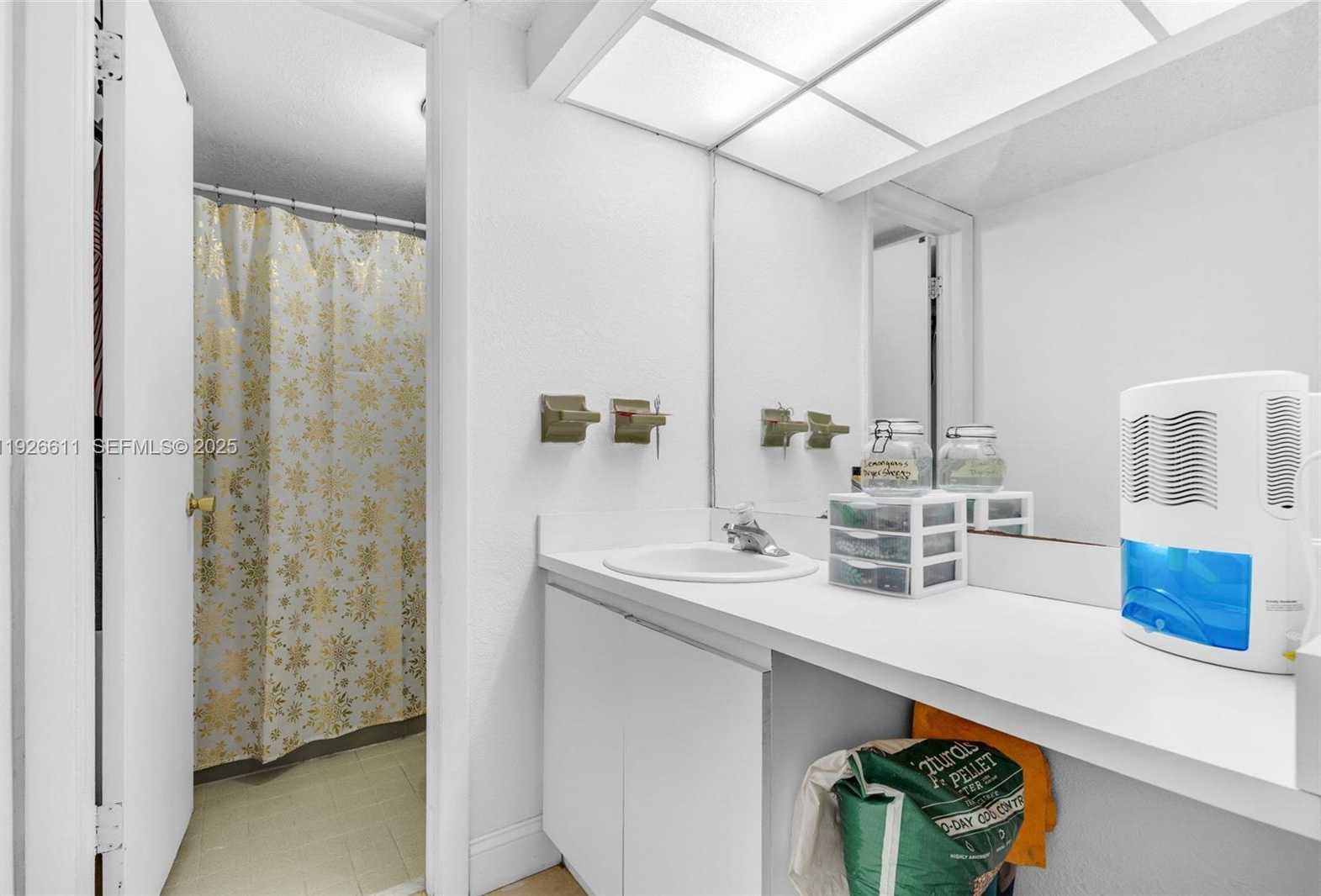 Small Image of 1900 WEST 68TH ST #F302, Hialeah Number 18